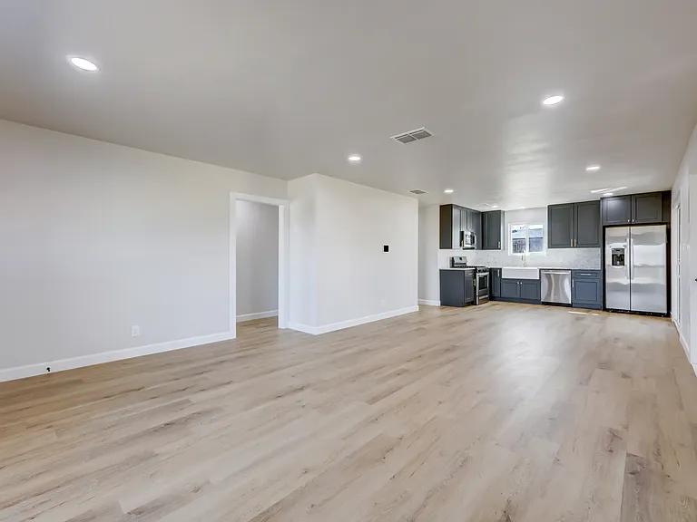 511 Arbor Ln — Photo 5