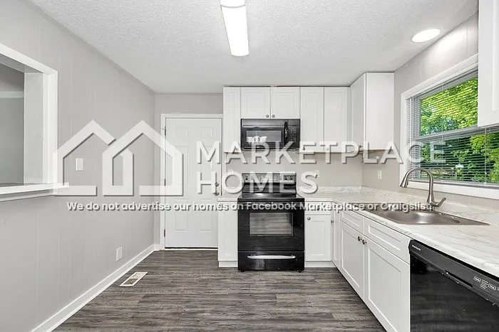 4002 Summerhill Dr NW — Photo 11