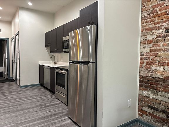 4th image of 44 E Utica St #1D