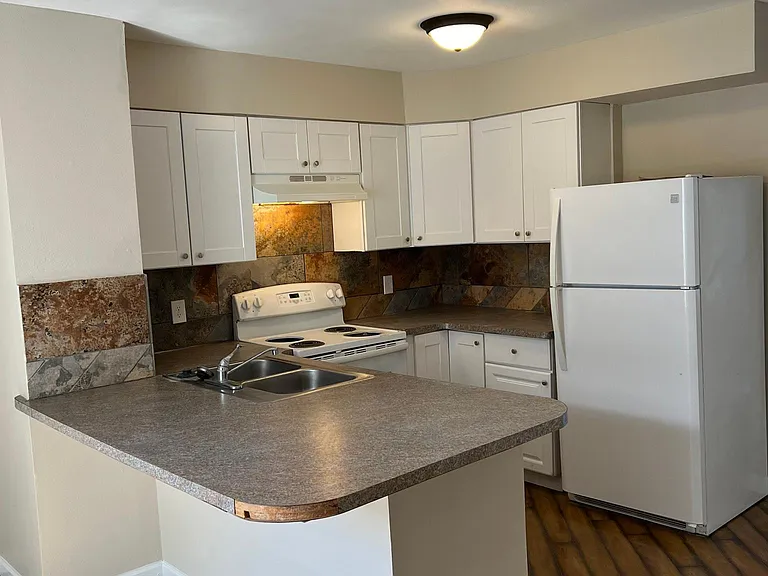 9545 W Coal Mine Ave #E — Photo 5