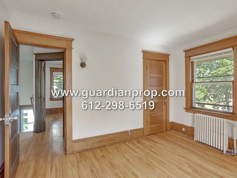 1612 Minnehaha Ave W — Photo 9