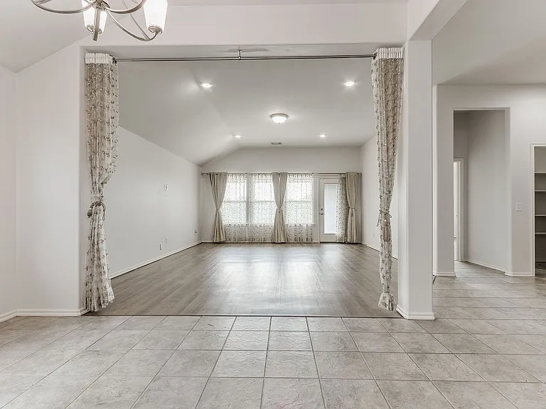 15704 Caney Dr — Photo 13