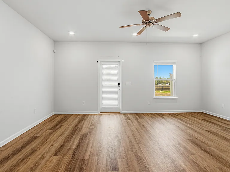 17490 Jakes Dr — Photo 9