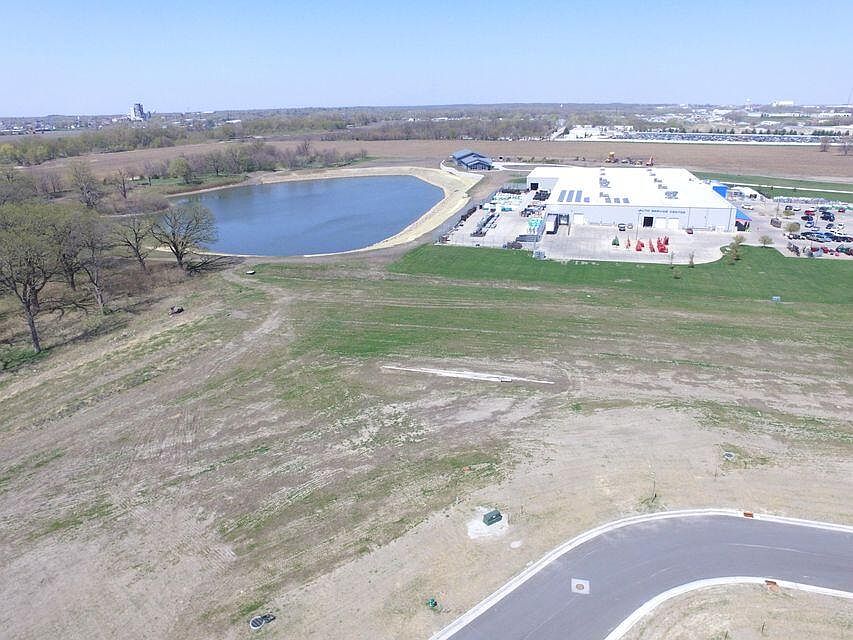 2nd image of 1907 Isaac Newton Dr #2