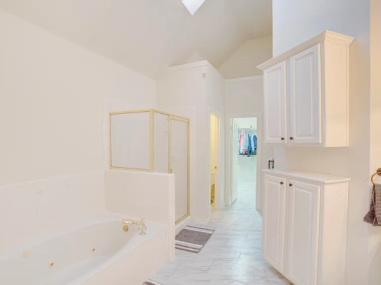 9504 Rodeo Dr — Photo 16