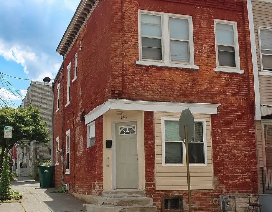 756 E 5th St
