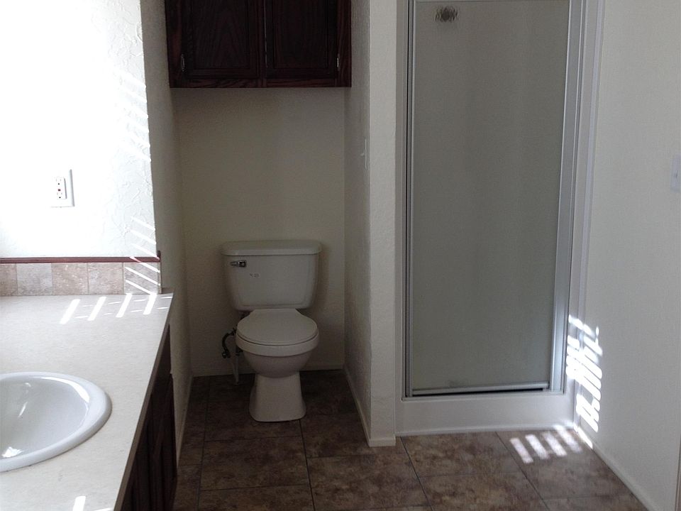2nd image of 8 Country Aire