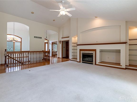 4th image of 14 Fairwood Dr