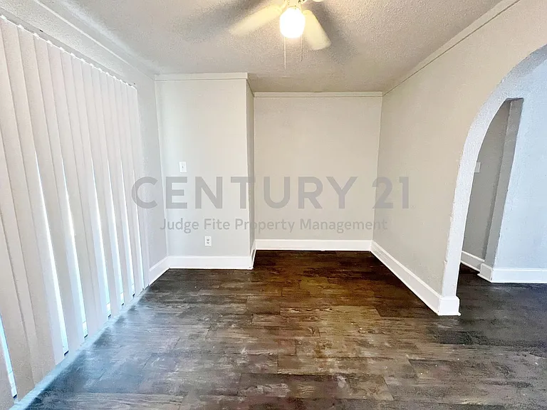 5301 Mansel Ln — Photo 8
