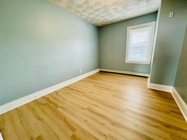 19 Spruce St #1R — Photo 10