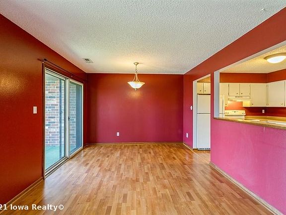 4th image of 4673 Woodland Ave Unit 8