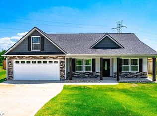 1032 Gibbs Rd, Wellford, SC 29385