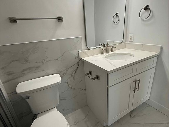 3rd Level - Guest Bath - Newly remodeled