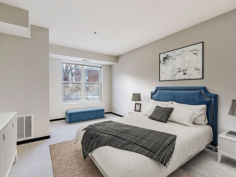 The Shoreham Apartments — Photo 36