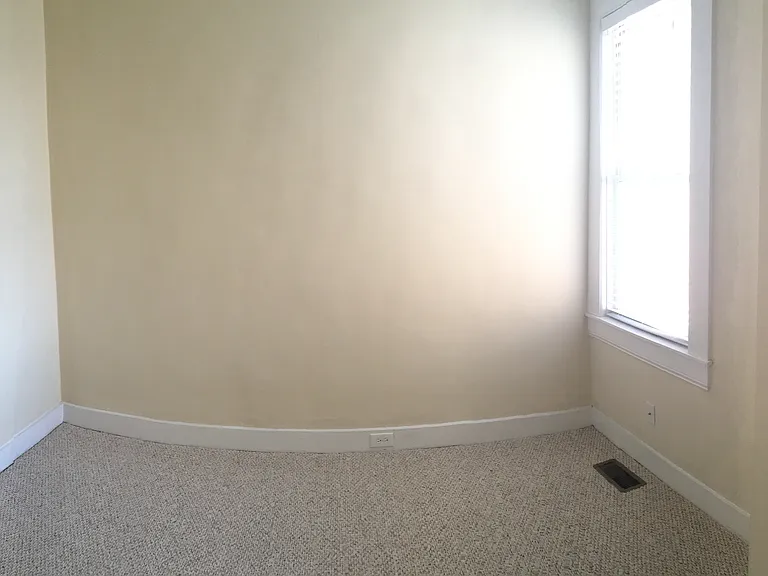 725 Grundy St — Photo 17