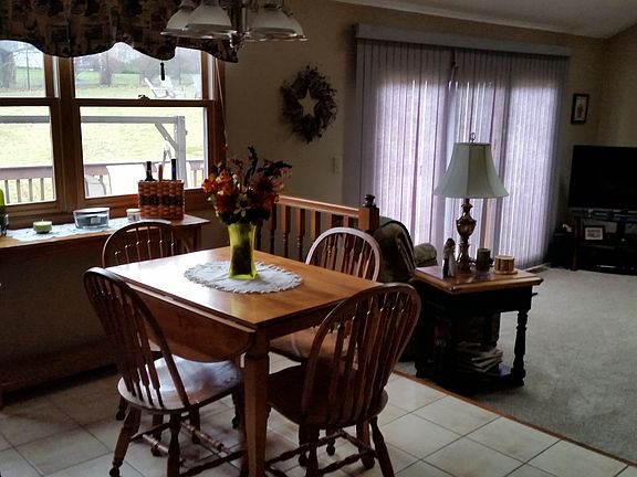 Large eat-in kitchen