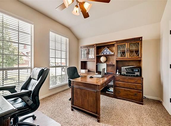 4th image of 632 Alexandria Ln