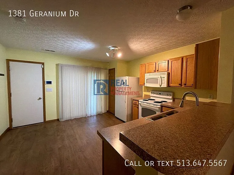 1381 Geranium Dr — Photo 13