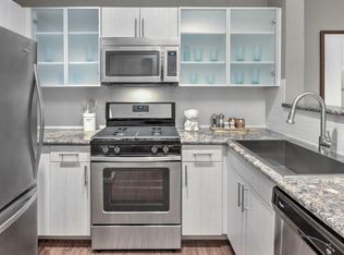 12552 Levau Ct APT 101, Fairfax, VA 22033