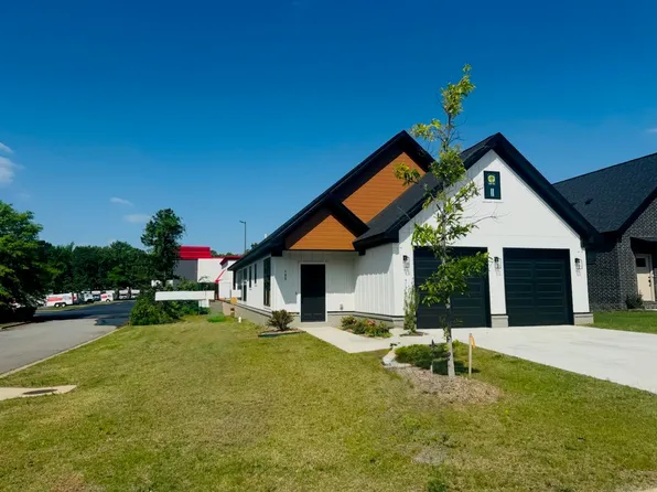 105 Easy St, Maumelle, AR 72113