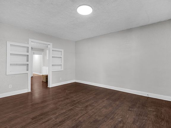 4th image of 411 N Oakland Ave