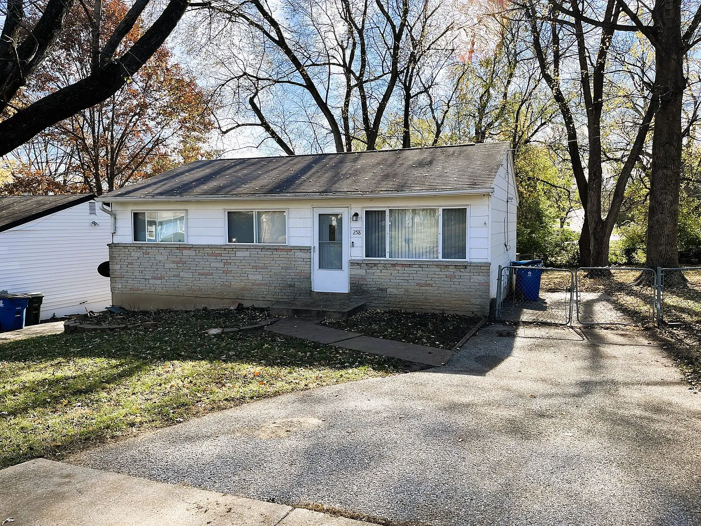 258 Becker Dr photo 1