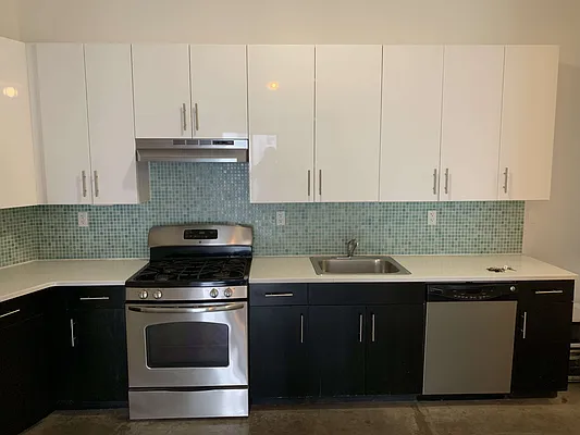 Rented by Flatiron Real Estate Advisors LLC | media 9