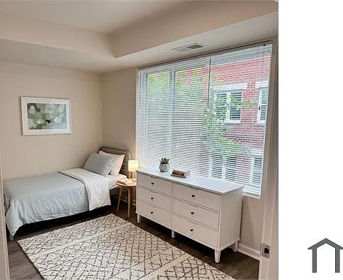 3 bed, 1014 sqft, $2,650 — Photo 3