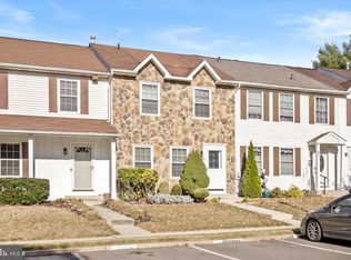 10 Dunmoor Ct S, Hamilton, NJ 08690