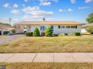 97 Magnolia Dr, Levittown, PA 19054