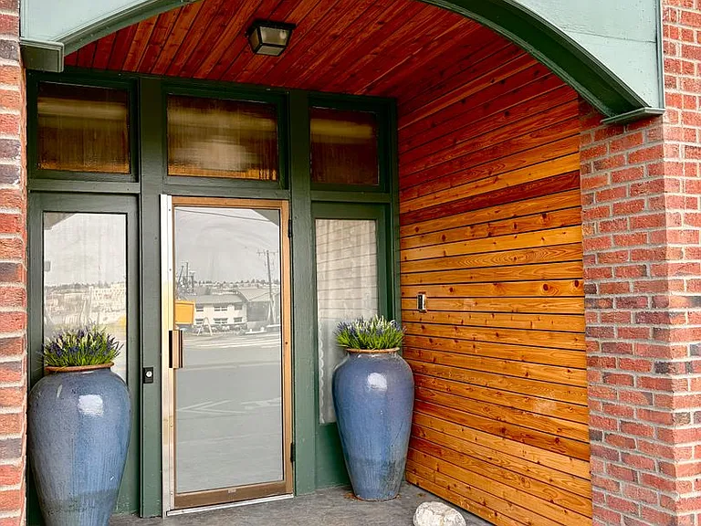 1223 W Nickerson St — Photo 16