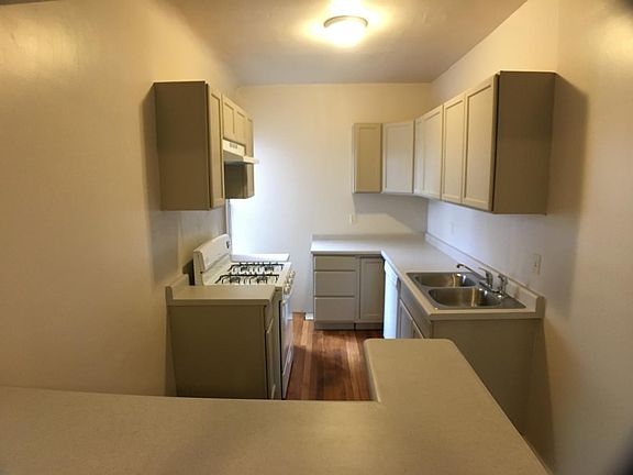 3rd image of 915 E River Ave #1