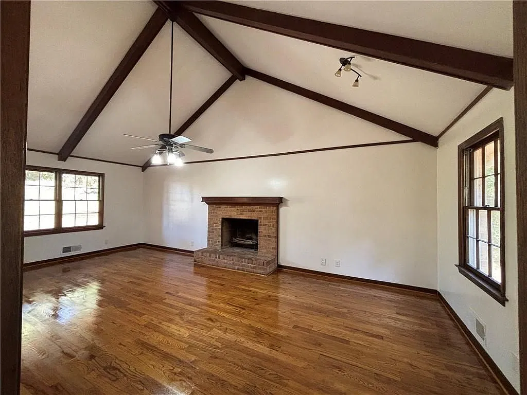 4 bed, 4.0 bath, 1854 sqft, $2,950 — Photo 4