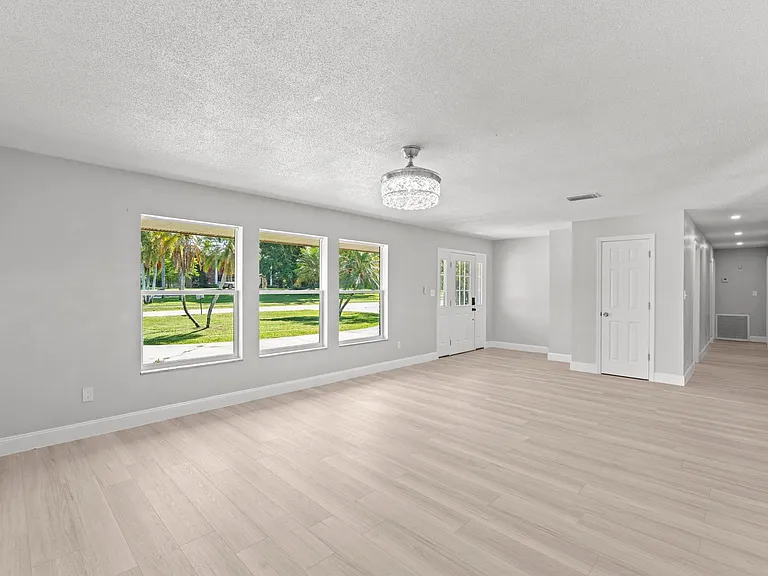 534 E Del Monte Ave — Photo 29