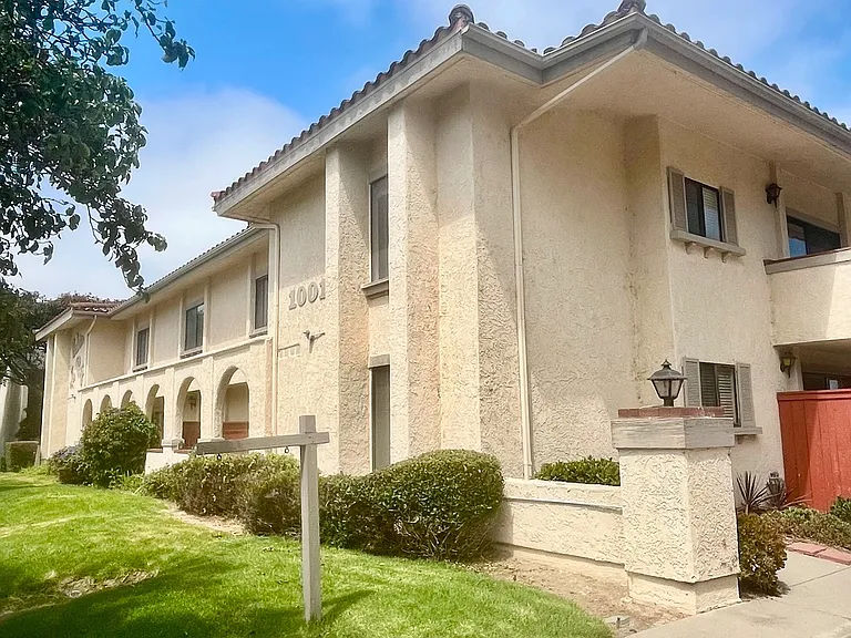 1001 E Cypress Ave — Photo 21