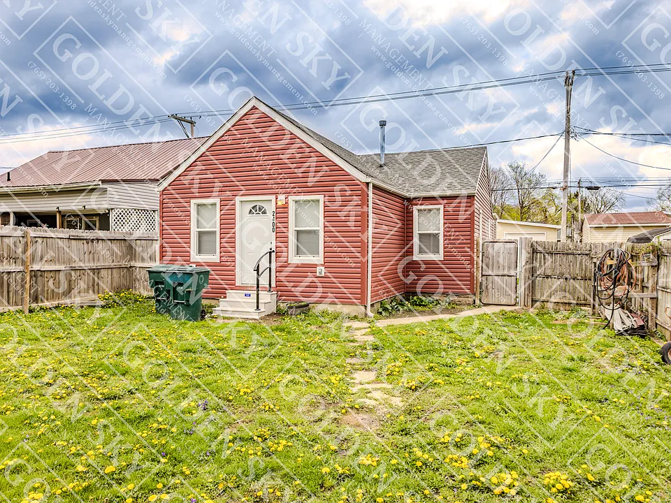 2400 W 10th St