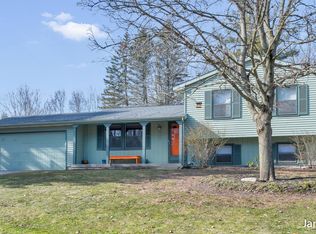 571 Adaway Ave SE, Ada, MI 49301