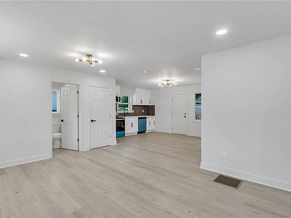 2nd image of 4443 Flat Shoals Pkwy