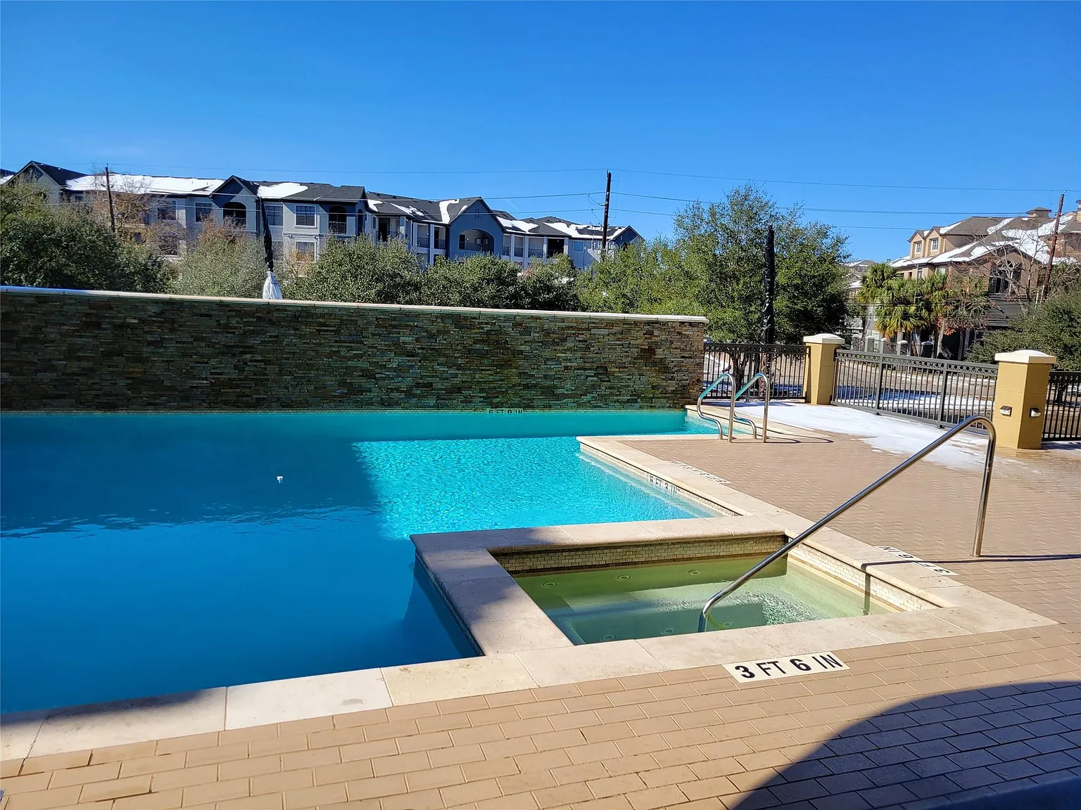 2 bed, 2.0 bath, 1208 sqft, $1,800 — Photo 3