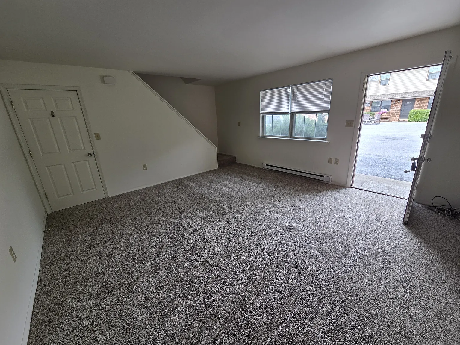 124B Umberto Ave — Photo 2