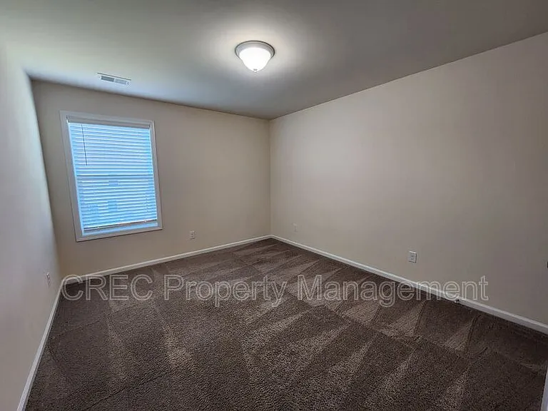 260 Hyrne Dr — Photo 19