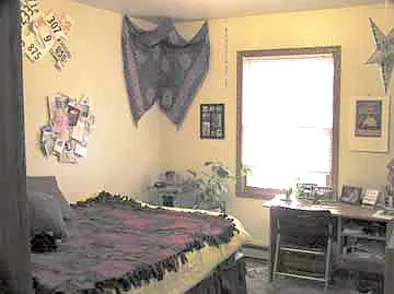 Second upstairs bedroom