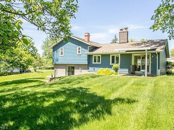 3rd image of 113 Greenbriar Dr