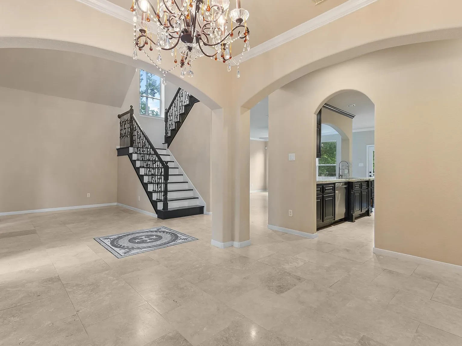 4 bed, 3.0 bath, 2683 sqft, $2,999 — Photo 4