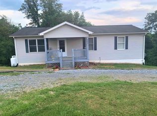 262 Overlook Dr, Chilhowie, VA 24319