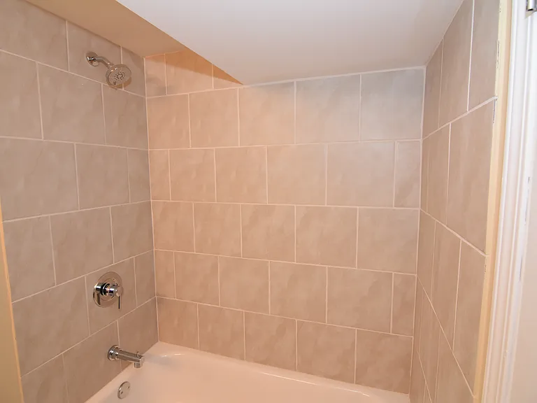 9761 Schiller Blvd — Photo 10