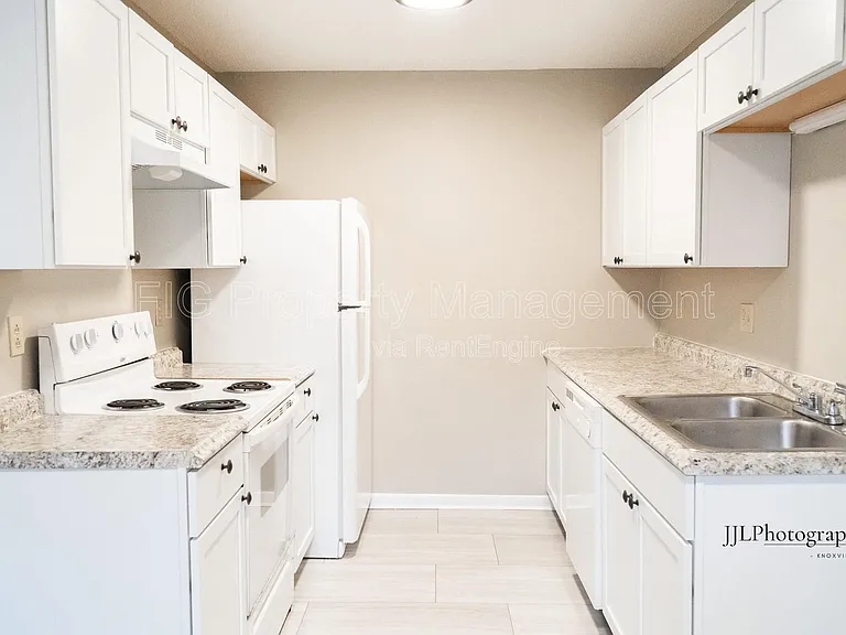 129 Hillcrest Dr #20 — Photo 3
