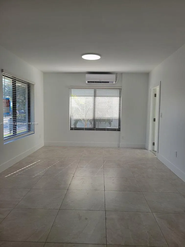 2 bed, 1.0 bath, $2,300 — Photo 2