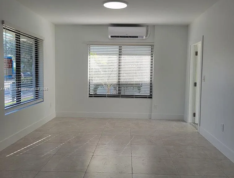 1725 Calais Dr #23 — Photo 2