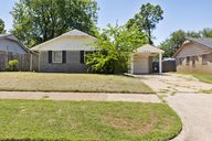 1622 Sheffield Dr_001 (2).jpg